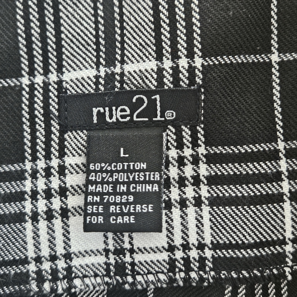 Rue21 Black and White Plaid Mini Skirt - Picture 5 of 7
